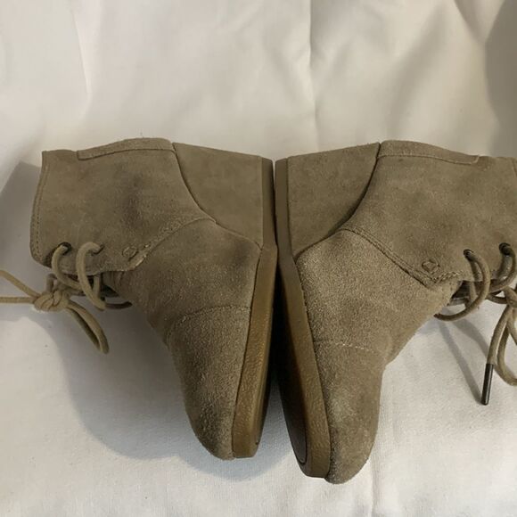 Toms Size 7 Taupe Desert Casual Wedge Ankle Boots - Picture 5 of 13
